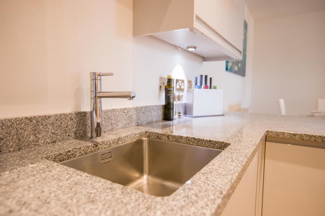 Urban Living'S ~ King Edward Luxury Apartments In The Heart Of Виндзор Экстерьер фото