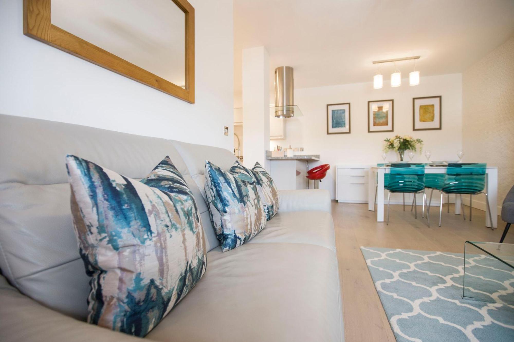 Urban Living'S ~ King Edward Luxury Apartments In The Heart Of Виндзор Экстерьер фото