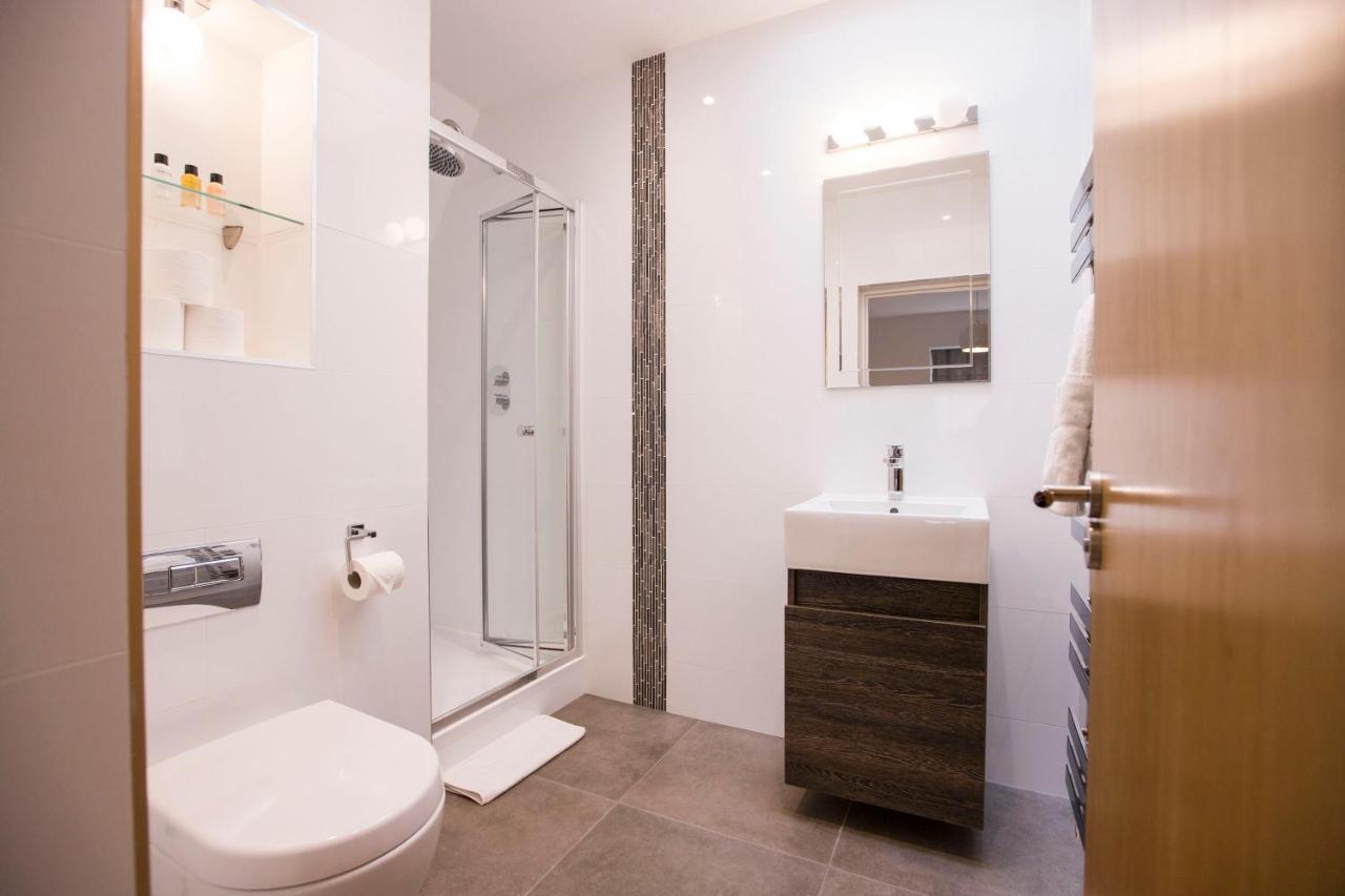 Urban Living'S ~ King Edward Luxury Apartments In The Heart Of Виндзор Экстерьер фото