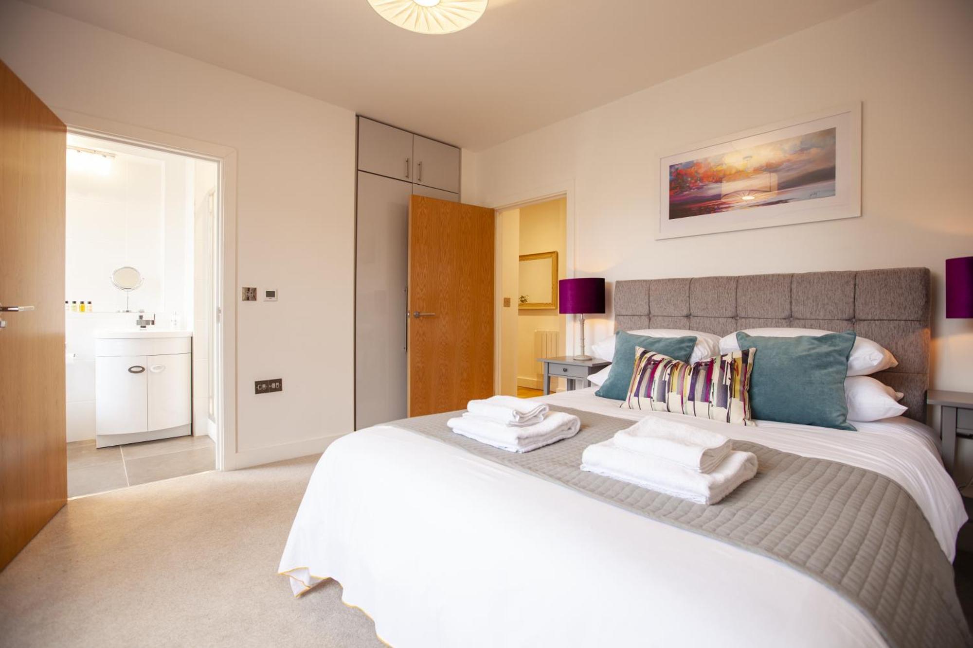 Urban Living'S ~ King Edward Luxury Apartments In The Heart Of Виндзор Экстерьер фото