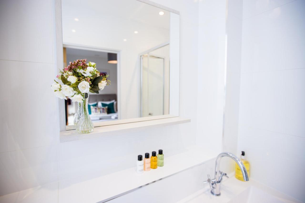 Urban Living'S ~ King Edward Luxury Apartments In The Heart Of Виндзор Экстерьер фото